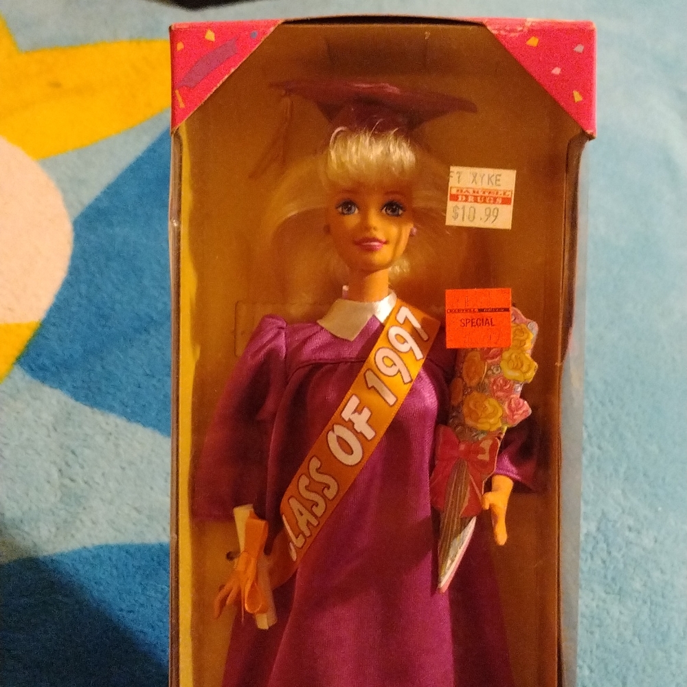 🔥SALE🔥BARBIE Vintage special edition collectable class of 1997 barbie doll